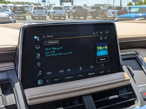 Used 2024 Chevrolet Suburban Premier w/ Premium Package AWD/4WD image 20