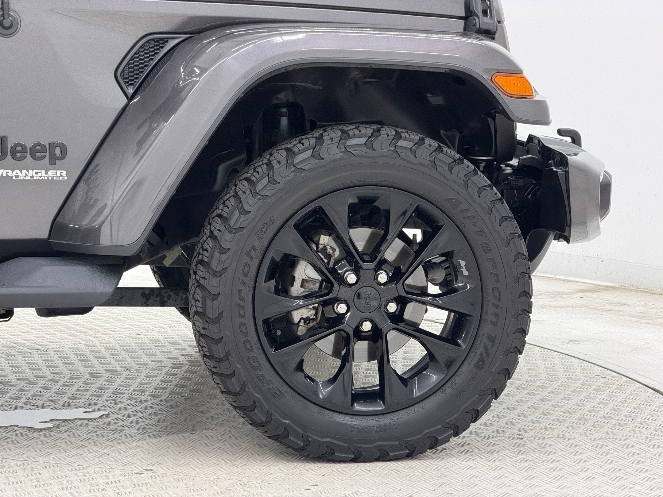 Used 2021 Jeep Wrangler Unlimited Sahara AWD/4WD image 13