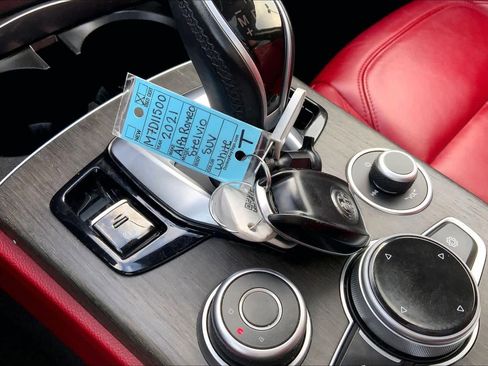 Used 2021 Alfa Romeo Stelvio Ti w/ Nero Edizione image 15