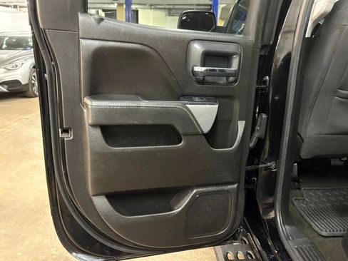 Used 2018 Chevrolet Silverado 1500 LT w/ Midnight Edition AWD/4WD image 26