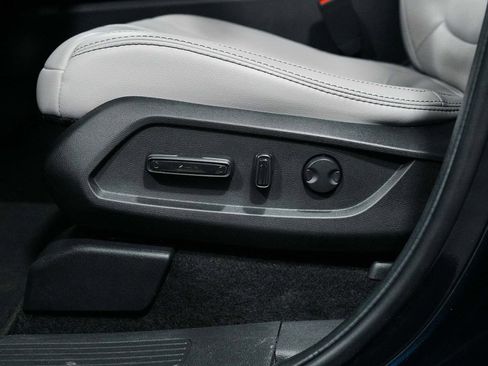 Used 2025 Honda Pilot EX-L image 31