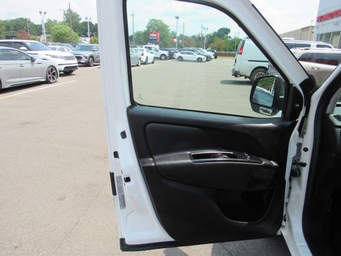 Used 2020 RAM ProMaster City Tradesman SLT FWD image 8