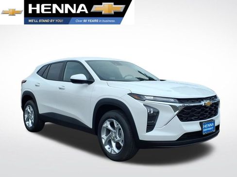New 2026 Chevrolet Trax LS w/ LS Convenience Package FWD image 1