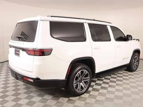 Used 2023 Jeep Wagoneer 4WD w/ Premium Group I image 23