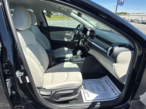 Used 2023 Kia Forte LXS w/ LXS Technology Package FWD image 15