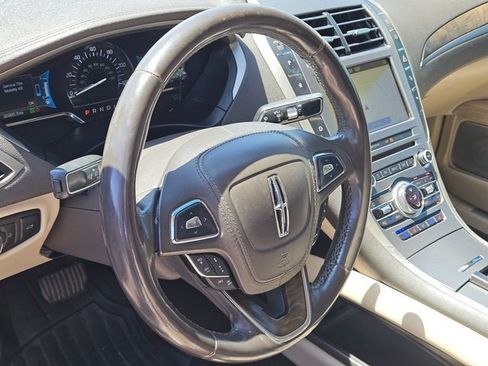 Used 2017 Lincoln MKZ Reserve w/ Luxury Package FWD image 9