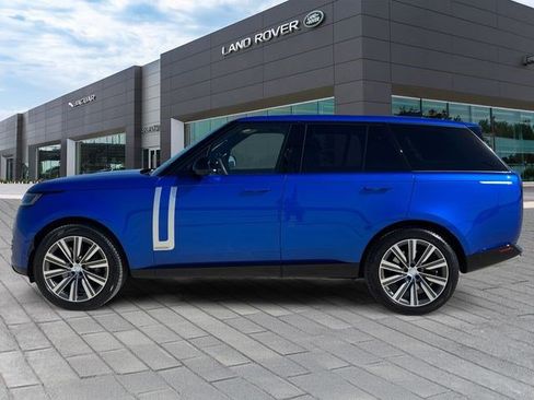 Used 2025 Land Rover Range Rover Autobiography AWD/4WD image 2