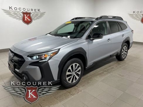 Used 2025 Subaru Outback Premium w/ Popular Package #1A image 3