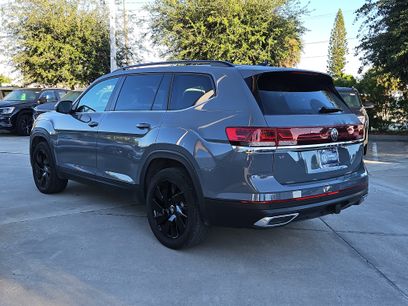 Certified 2025 Volkswagen Atlas SE