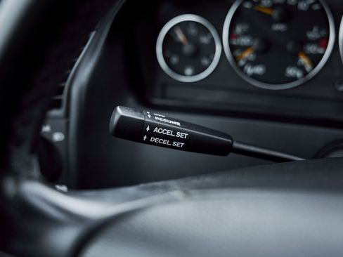 Used 2002 Mercedes-Benz SL 500 w/ SL2 Option Pkg image 48