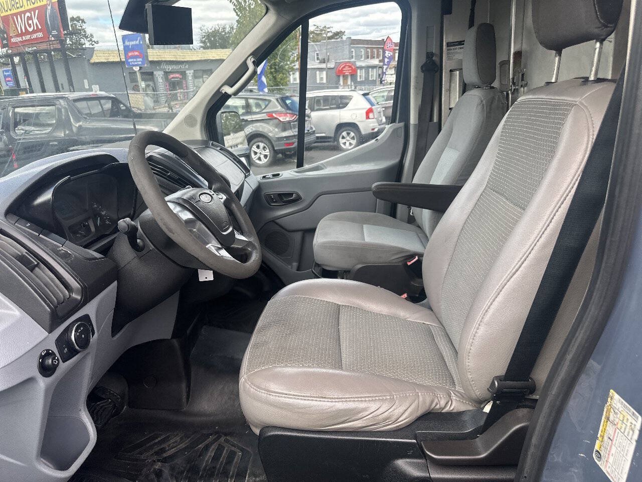 Used 2019 Ford Transit 250 148 High Roof Extended RWD image 5