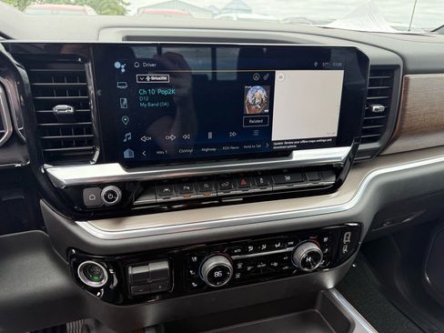 Used 2023 Chevrolet Silverado 1500 High Country image 21