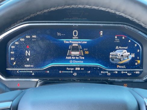 Used 2025 Chevrolet Silverado 2500 LT w/ Convenience Package image 19