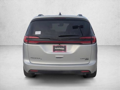 New 2026 Chrysler Pacifica Limited w/ S Appearance Package AWD/4WD image 8