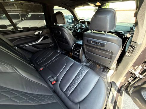 Used 2019 BMW X5 xDrive50i w/ M Sport Package AWD/4WD image 13