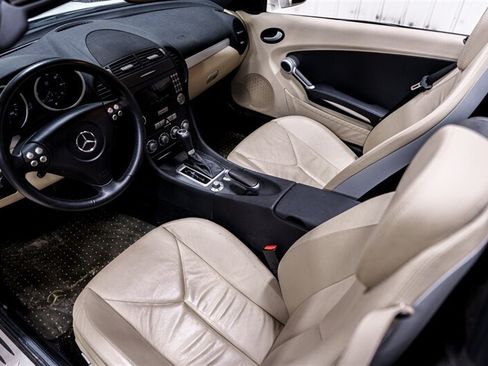 Used 2005 Mercedes-Benz SLK 350 image 9