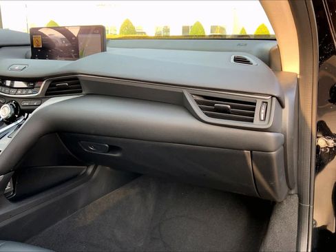 Used 2025 Acura TLX w/ Technology Package image 18