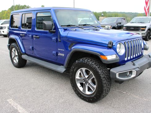 Used 2020 Jeep Wrangler Unlimited Sahara w/ Safety Group AWD/4WD image 4