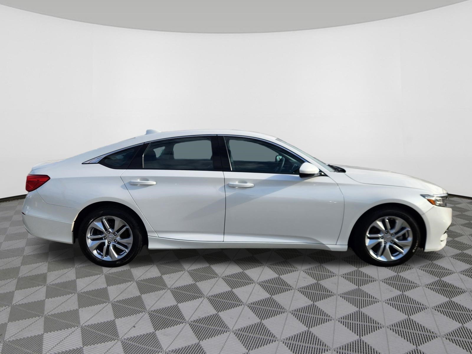 Used 2019 Honda Accord LX image 6