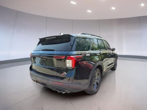 Used 2025 Ford Explorer ST AWD/4WD image 4