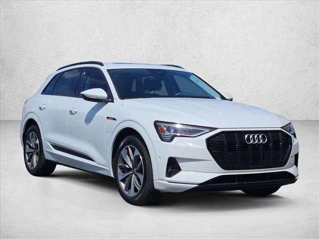 Used 2021 Audi e-tron Premium Plus w/ Premium Plus Package AWD/4WD image 3