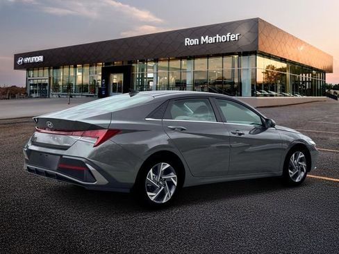 New 2026 Hyundai Elantra Limited FWD image 8