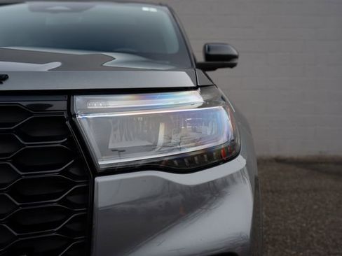 Used 2025 Ford Explorer ST image 11