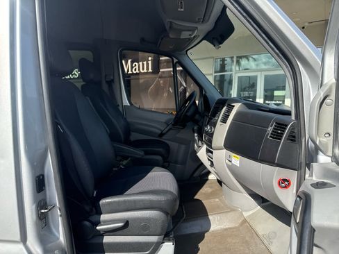 Used 2017 Mercedes-Benz Sprinter 2500 image 13