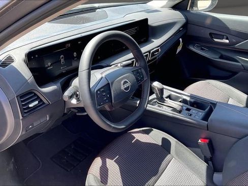 New 2026 Nissan Sentra SR w/ Floor Mat Package FWD image 7