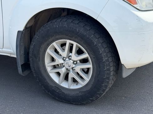 Used 2017 Nissan Frontier SV w/ SV Value Truck Package image 5