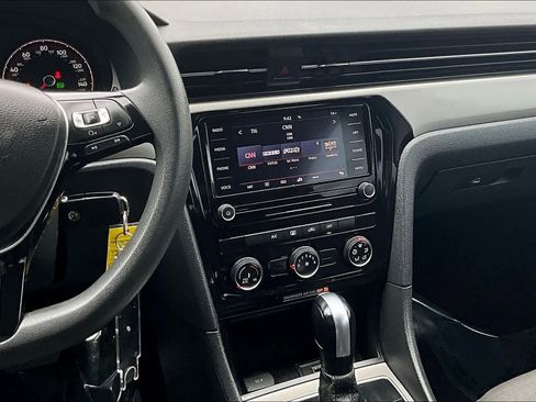 Used 2020 Volkswagen Passat 2.0T S image 6