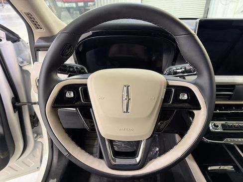 New 2026 Lincoln Corsair Premiere image 13