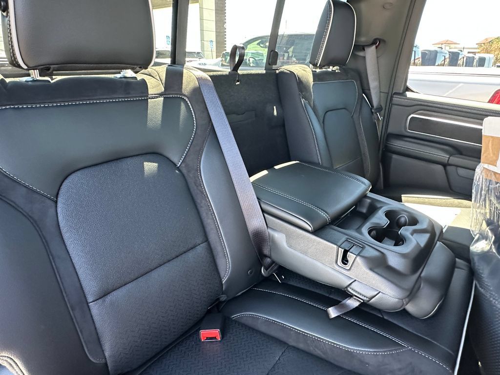 New 2026 RAM 1500 Laramie AWD/4WD image 18