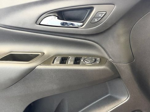 Used 2024 Chevrolet Equinox LT FWD image 23