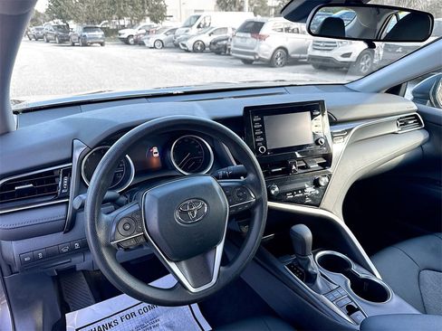 Used 2022 Toyota Camry LE image 10
