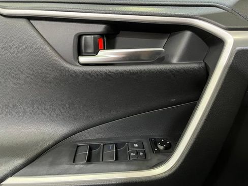 Used 2019 Toyota RAV4 XSE AWD/4WD image 14