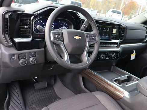 Used 2026 Chevrolet Silverado 2500 LT image 4