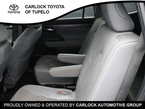 Used 2022 Toyota Highlander Platinum image 21
