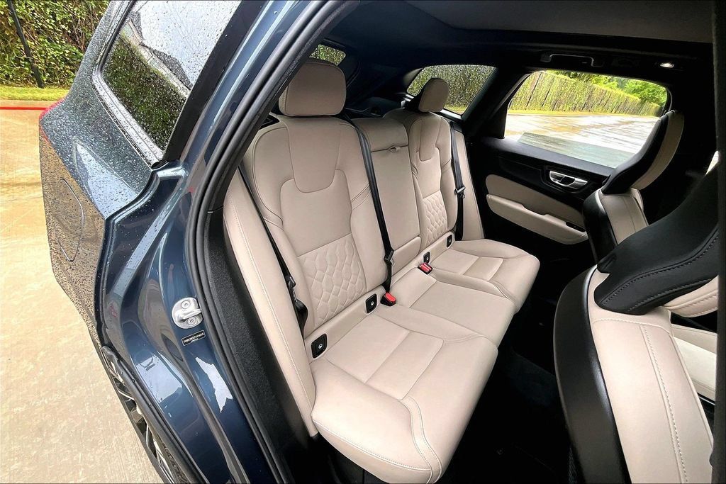 Certified 2026 Volvo XC60 B5 Plus AWD/4WD image 37