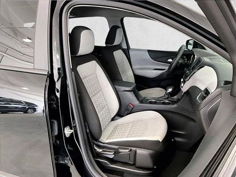 Used 2023 Chevrolet Equinox LS w/ LS Convenience Package FWD image 9
