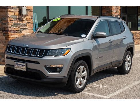Used 2019 Jeep Compass Latitude w/ Cold Weather Group AWD/4WD image 7