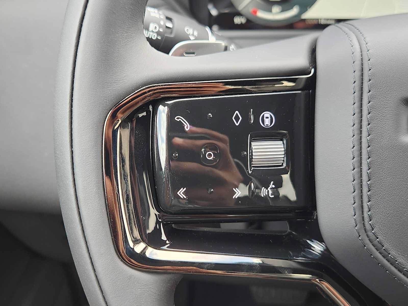New 2026 Land Rover Range Rover Velar S AWD/4WD image 28