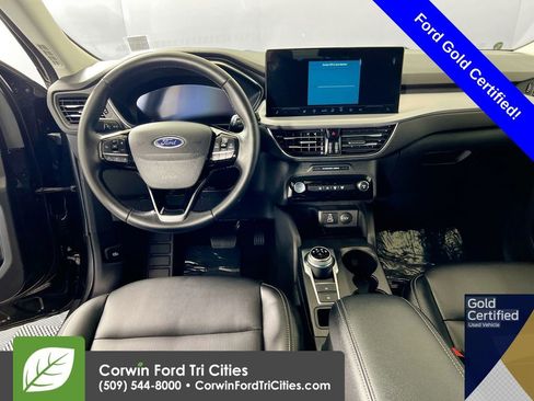 Used 2025 Ford Escape Platinum image 26