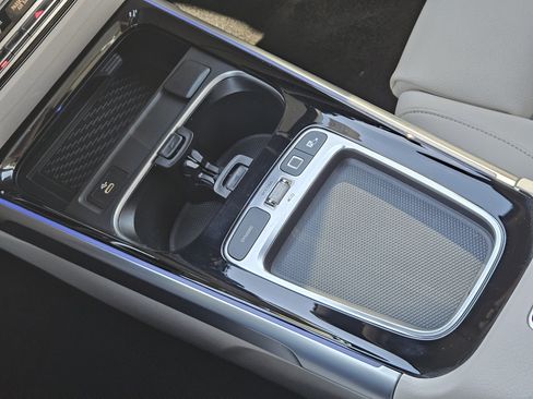 Certified 2025 Mercedes-Benz GLB 250 image 20