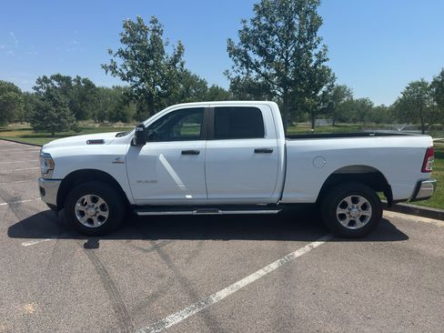 Used 2024 RAM 2500 Big Horn AWD/4WD image 2