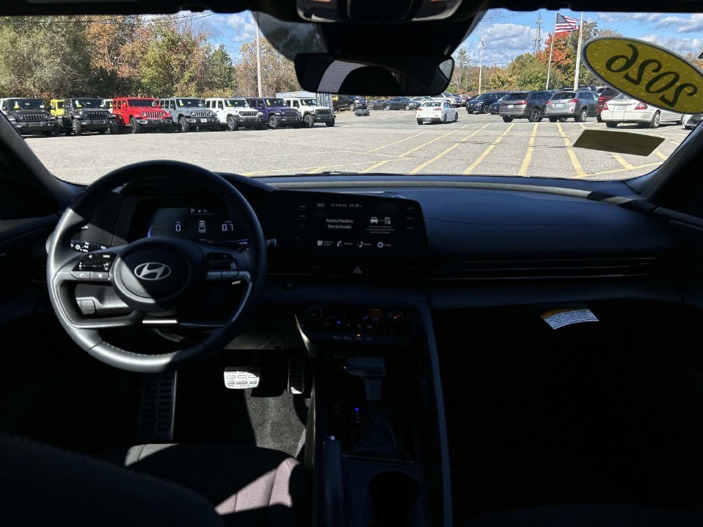 Used 2026 Hyundai Elantra Sport FWD image 17