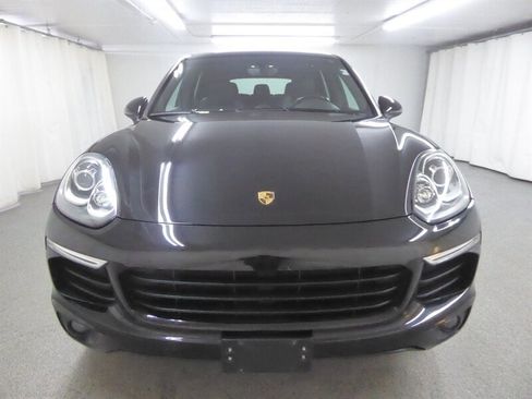 Used 2016 Porsche Cayenne AWD/4WD image 2