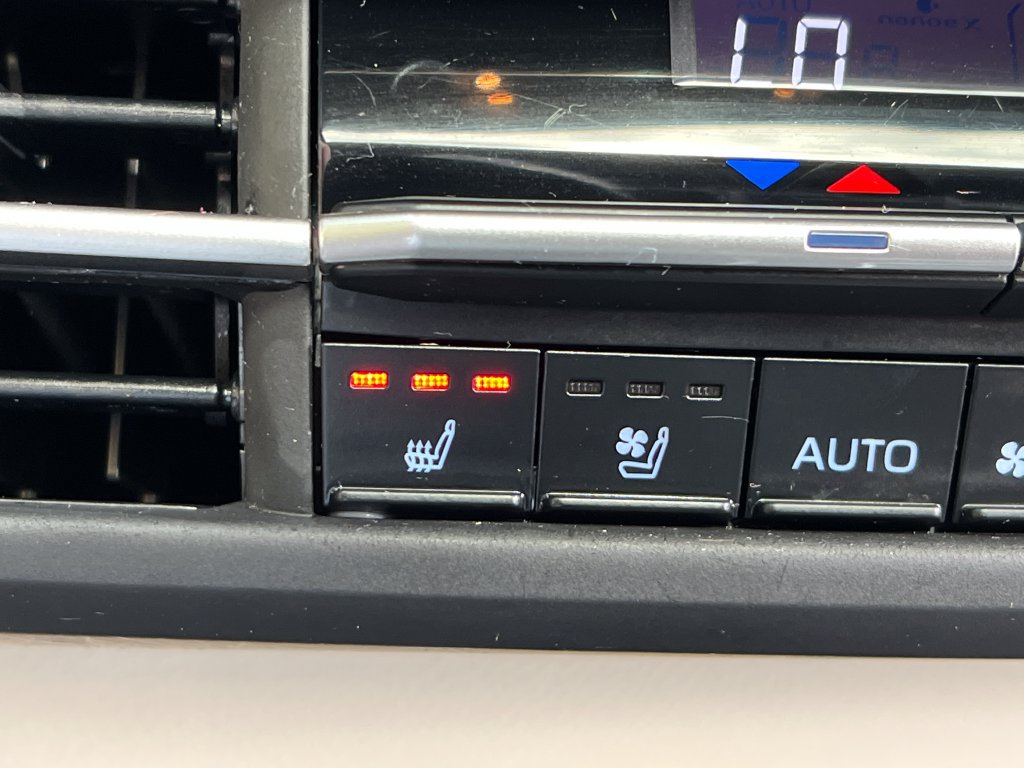 Certified 2024 Toyota Sienna Platinum AWD/4WD image 32