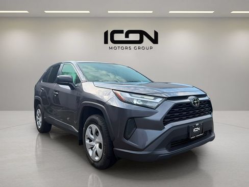 Used 2024 Toyota RAV4 LE AWD/4WD image 7