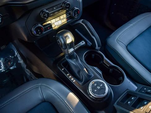 Used 2022 Ford Bronco Outer Banks image 24